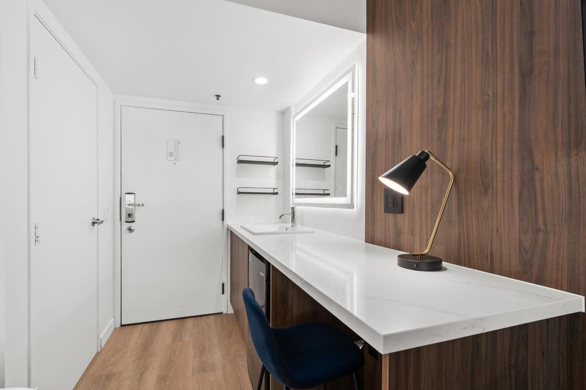 Uptown Inn - Limited Service Apart-Hotel Сан Диего Екстериор снимка