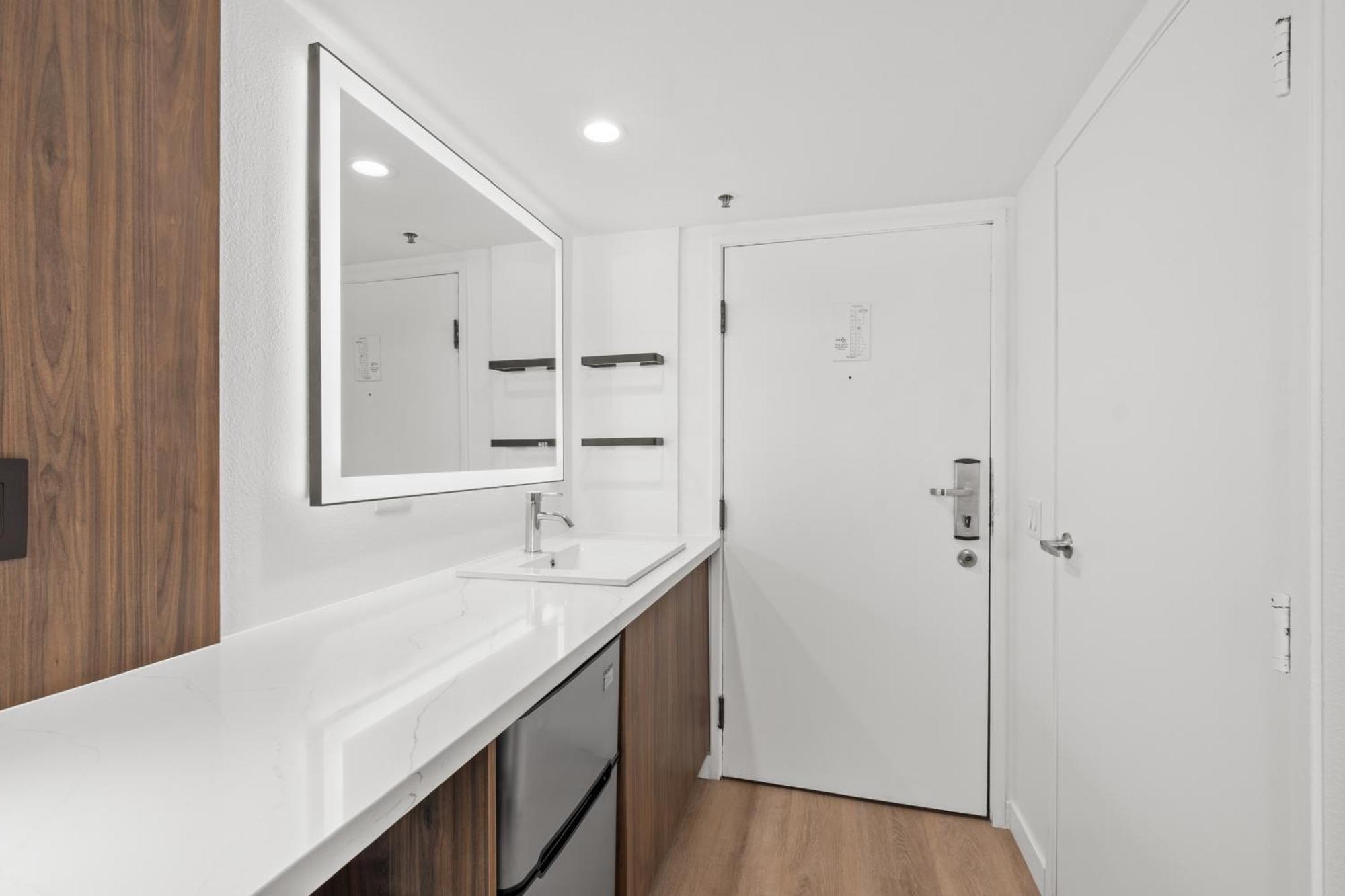 Uptown Inn - Limited Service Apart-Hotel Сан Диего Екстериор снимка