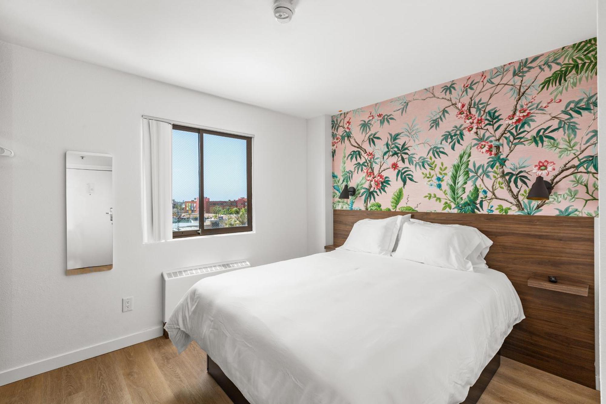 Uptown Inn - Limited Service Apart-Hotel Сан Диего Екстериор снимка